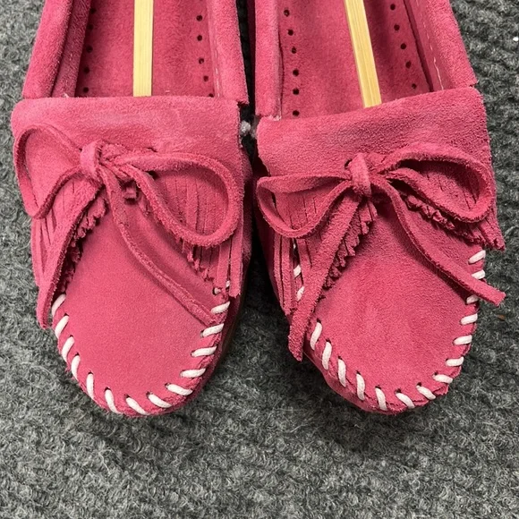 Minnetonka Women’s Pink Kilty Moccasins (3134) - Picture 5 of 9